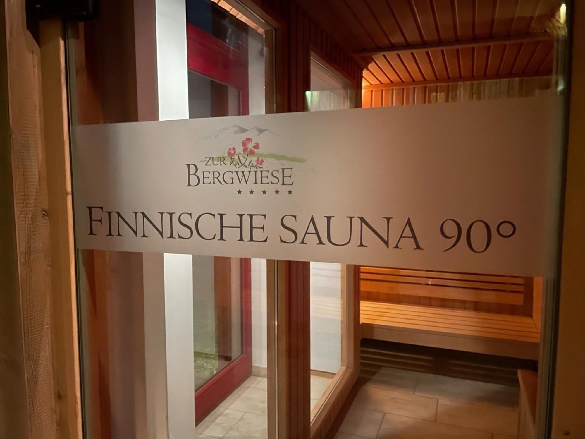 Zur Bergwiese 5 Sterne Appartementhaus Furstenau  객실 사진