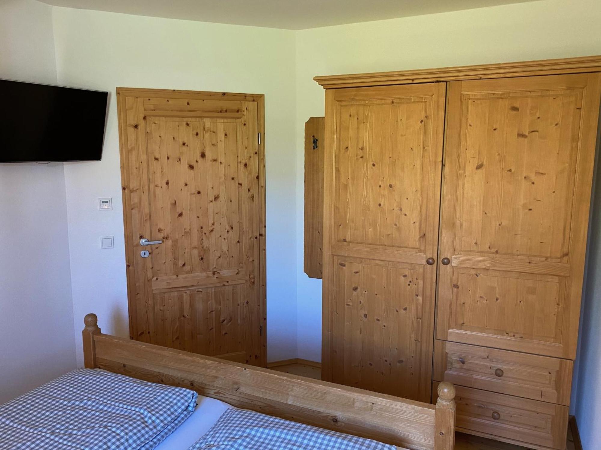 Zur Bergwiese 5 Sterne Appartementhaus Furstenau  객실 사진